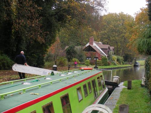 Stone - Boat - Sleeps 6 - Pet Friendly - 85ws in Stone