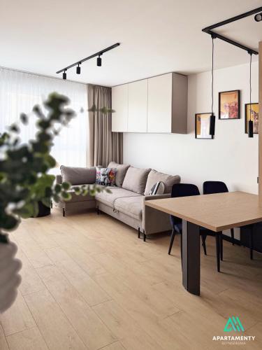 кухня, NOWE APARTAMENTY SZYNDZIELNIA GÓRY & RELAX & CISZA & BALKON & Parking (APARTAMENTY SZYNDZIELNIA 2 POKOJE & BALKON & PARKING & ROWEROWNIA WORKATION Home OFFICE - NOWA NAJLE) in Бельсько-Бяла