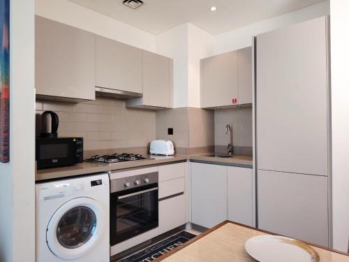 Cozy 1BR 10 min from Downtown - image 14