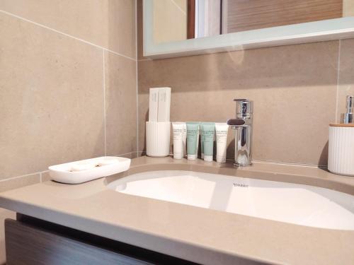 Fast Wi-fi Netflix Cozy 1BR Flat Near Downtown Dubai, Dubái (foto 10)