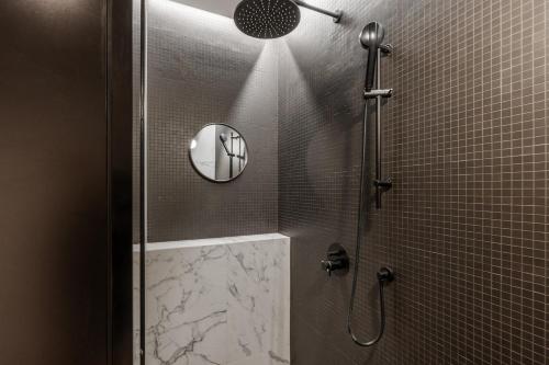 Luxury Old Town Penthouse w park, Praha (fotografie 6)