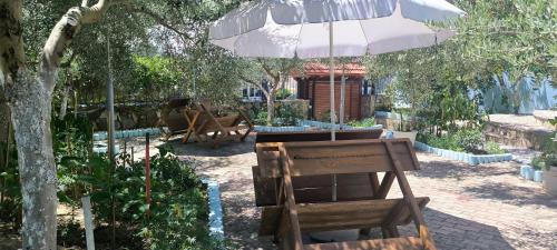 Elvish Garden Boutique B&B – Berat, IA