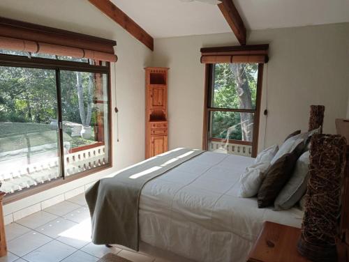 Marina Beach Lagoon View House &Blueflag beach KZN in Southbroom