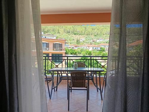 Surrounding environment, Villa Eleni in Kypseli