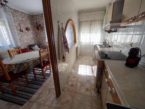 Kitchen, Casa rural Regajo Lobos in Neila de San Miguel