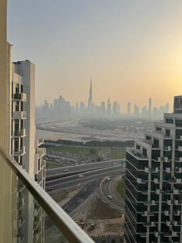 Cozy Studio with Balcony & Burj Khalifa View - image 12