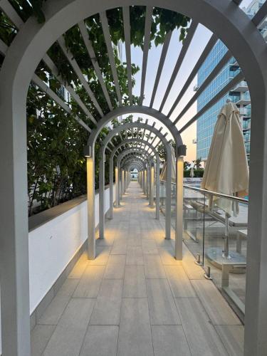 Cozy Studio with Balcony & Burj Khalifa View 