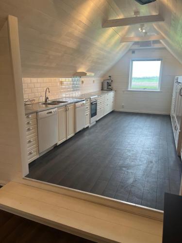 Stay in a country party and penthouse with terrace in Edenberga