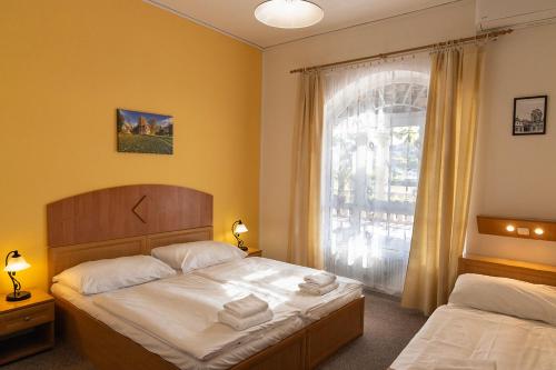 Tampilan eksterior, Hotel Zamecek in Mikulov