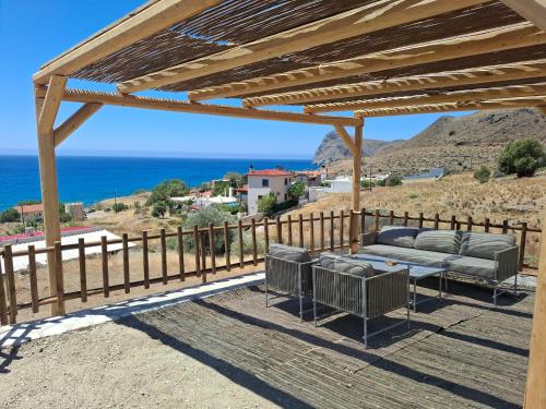 Yurt Lithoessa Gaia near Taverna Elpidia