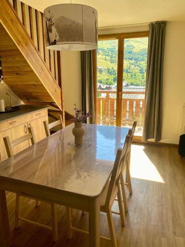 Appartement Duplex 6 ou 7 personnes dans chalet a 250 m des pistes in Saint-Jean-de-Maurienne