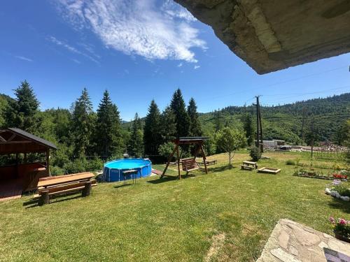 Родинна оселя in Slavs'ke