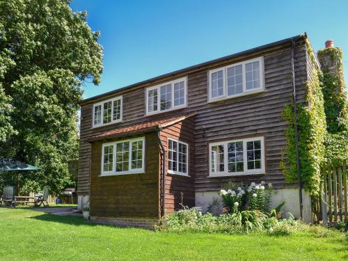 Buitenkant, Henley Bridge Holiday Cottage in Ashburnham