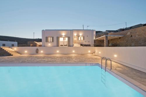 Memos Luxury Living at Kithnos gîte à louer Kakóvolon