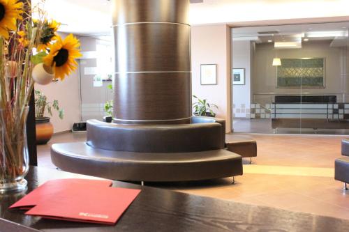 Kendros Hotel - image 8