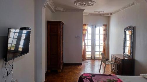 Two-Bedroom Suite image 3