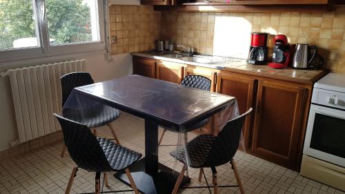 Konyha, Maison ouvrière pour 10 personnes (Maison ouvriere pour 10 personnes) in Trignac