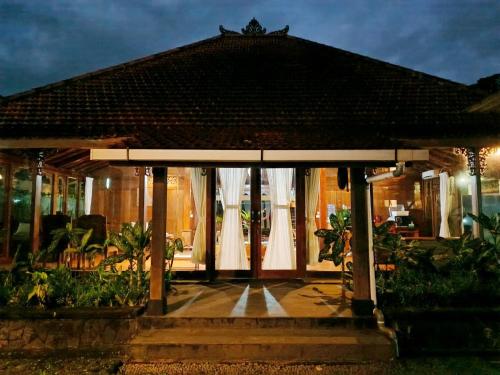 Malathi Traditional Joglo House with Pool View