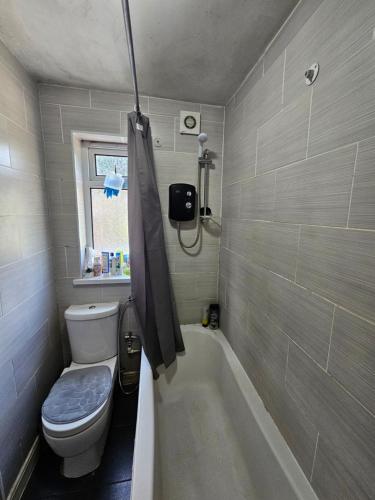 Cozy Room Available Near Birmingham Airport, NEC, Park, HS2, Birmingham (fotografie 10)