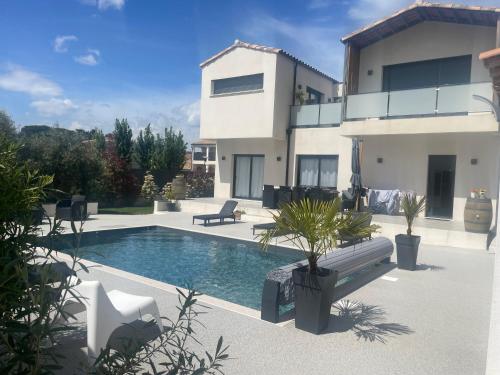 Maison contemporaine gîte à louer Roquemaure