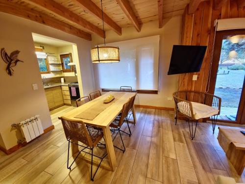 Lupinos Cabin - Remanso del Bosque in Puerto Manzano