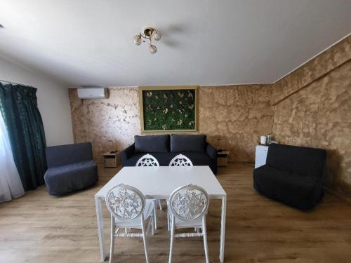 Casa Ratiu 3 Stele Airport Bucharest Therme Bucharest in Saftica