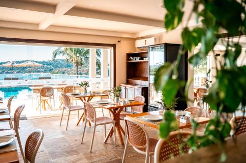 restavracija, Uni Boutique Hotel & Spa in plaža Ferradura