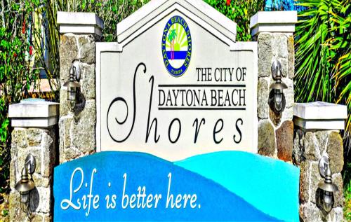 "SHERWIN" Coastal Vibes Oceanfront Condominium 301 in Daytona Beach, USA