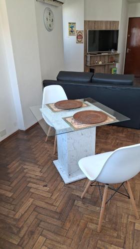 One-Bedroom Apartment image 1