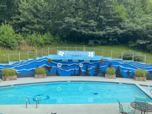 Swimming pool, Carr's Northside Hotel and Cottages in Gatlinburg (TN)
