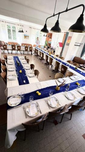 Auberge les plantades in Laviolle