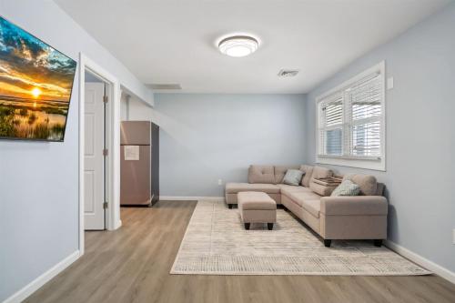 110 E 24Th Ave, Unit C