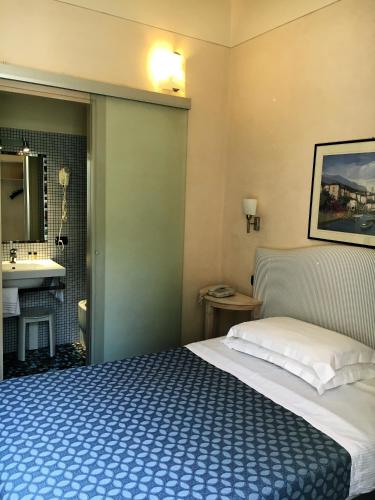 Single Room image 2