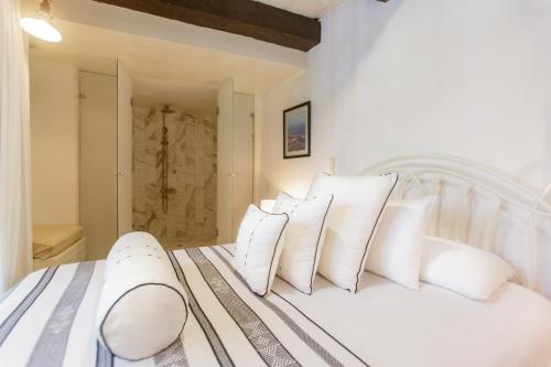 Two-Bedroom Suite image 2