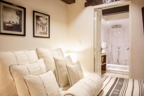 Two-Bedroom Suite image 4