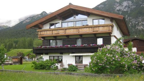 Haus Karwendelblick - Accommodation - Leutasch