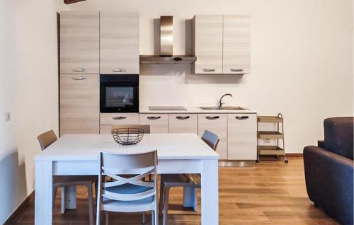 virtuve, Lovely Apartment In Lubriano With Sauna in Lubriano