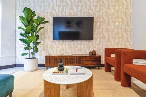 Stunning 1 BDR 1 BTH Modern Loft with Pool, Jacuzzi in DTLA!, Los Angeles (fotografie 2)