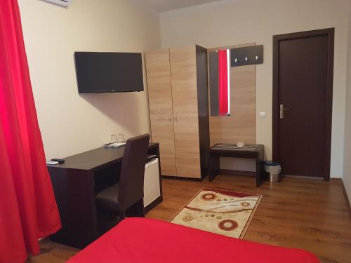 Hotel New - image 4