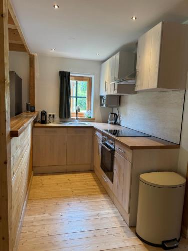 Huize Eléna (Huize Elena) in โลเชม