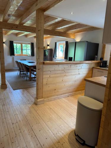 Huize Eléna (Huize Elena) in โลเชม