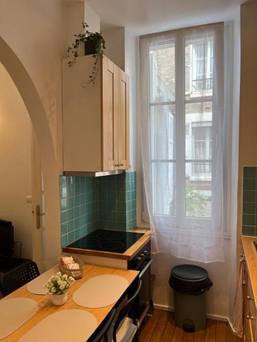 Kitchen, Charmant 2 pieces Calme & Confort - a 2 min de Paris & Bois de Vincennes in Bois de Vincennes