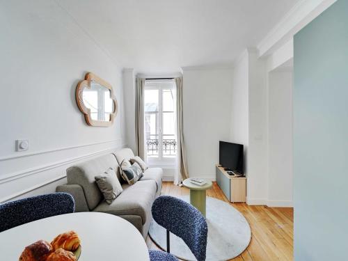 Magnificent apartment- 1BR-4P - Tour-Eiffel - image 5