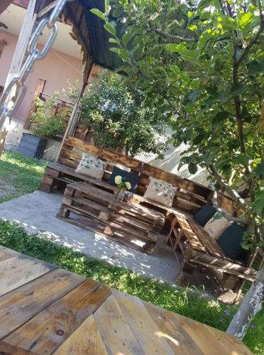 Garden, Shorzha Kangar Guesthouse in Chambarak