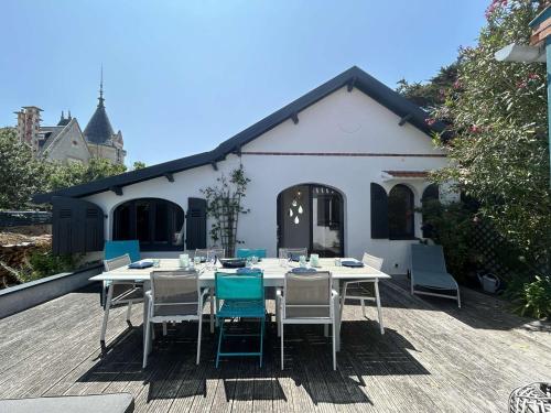 Maison spacieuse proche plage, 4 chambres, terrasse, parking, Internet à St-Gilles - FR-1-224-820 - Location saisonnière - Saint-Gilles-Croix-de-Vie