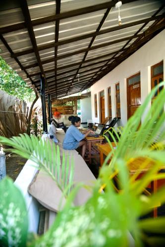Bar/lounge, Wave Loom Hostel in Arugam Bay