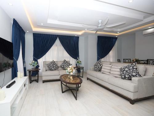 The Lodge at Seasons 52 in 阿布里