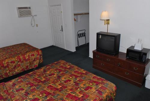 Stone Inn Extended Stay U of A - image 2