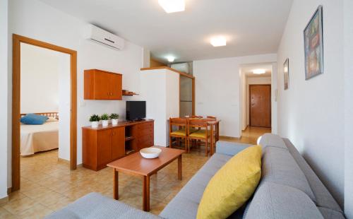 Apartamentos Bali Orange Costa - image 2