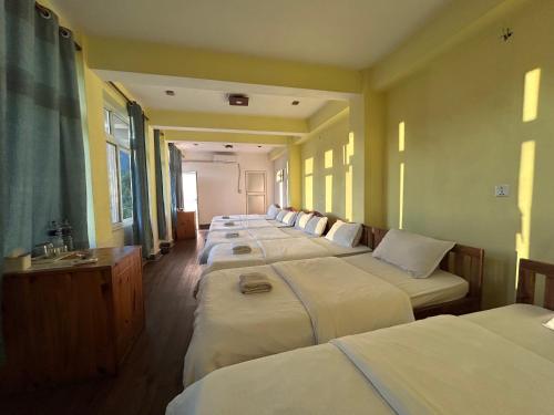 3 double beds, 3 twin beds